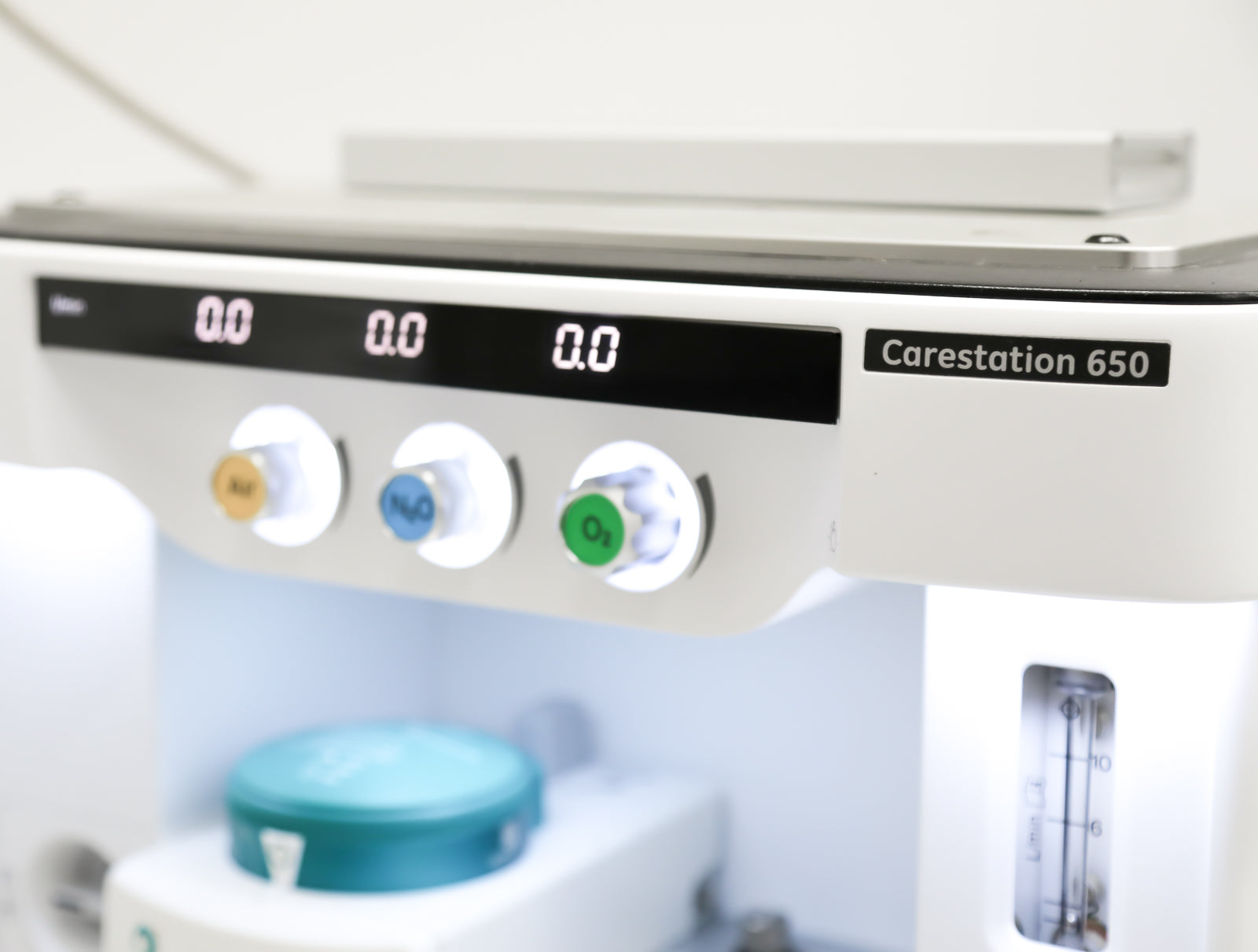 GE Carestation 650 Anesthesia Machine; E-sCAiO Gas Module, Philips IntelliVue MX550