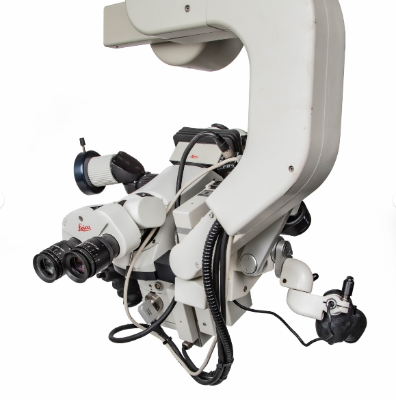 Leica M525 OH4 High-Performance Surgical Microscope System w/ Hitachi HV-D37A 3CCD Camera & Recorder