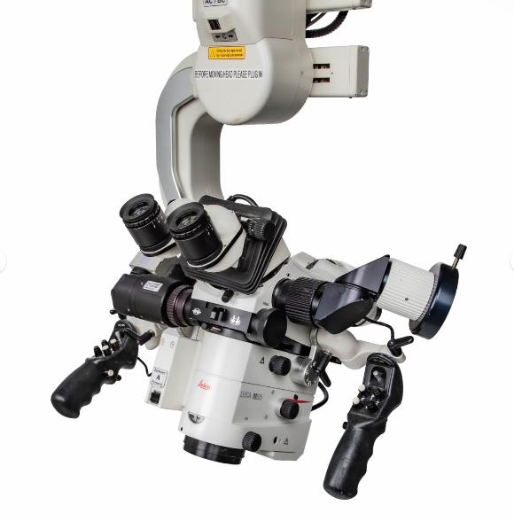 Leica M525 OH4 High-Performance Surgical Microscope System w/ Hitachi HV-D37A 3CCD Camera & Recorder