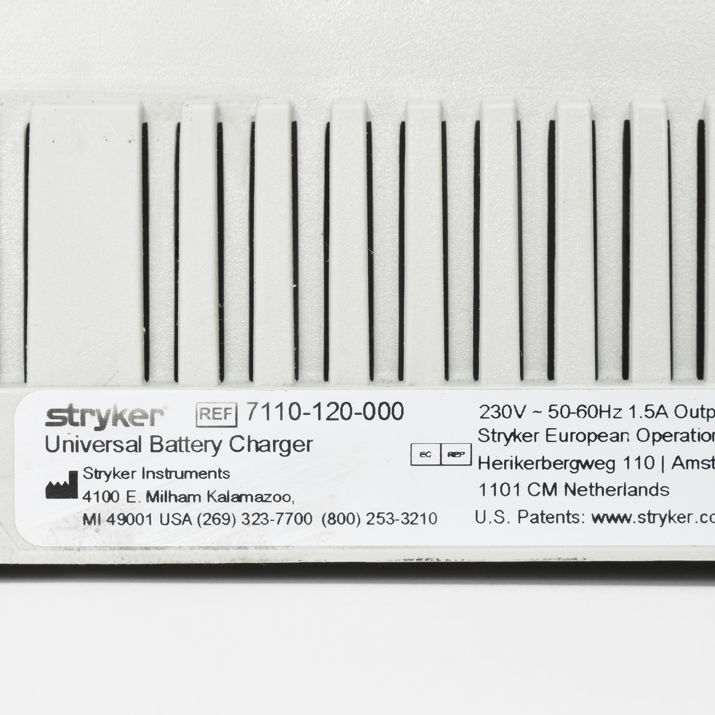 Stryker Universal Battery Charger 7110-120-00